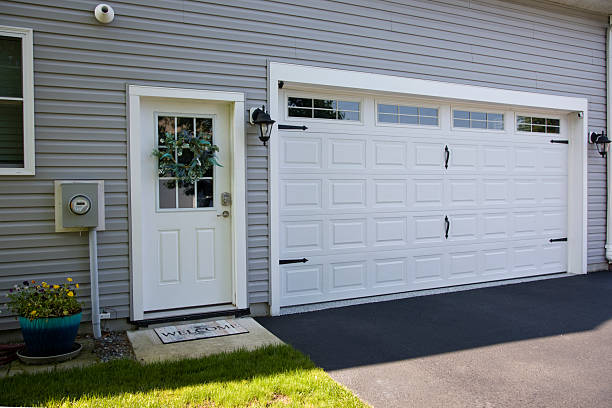 24/7 Emergency Garage Door Panel Replacement experts in Mount Carmel, OH